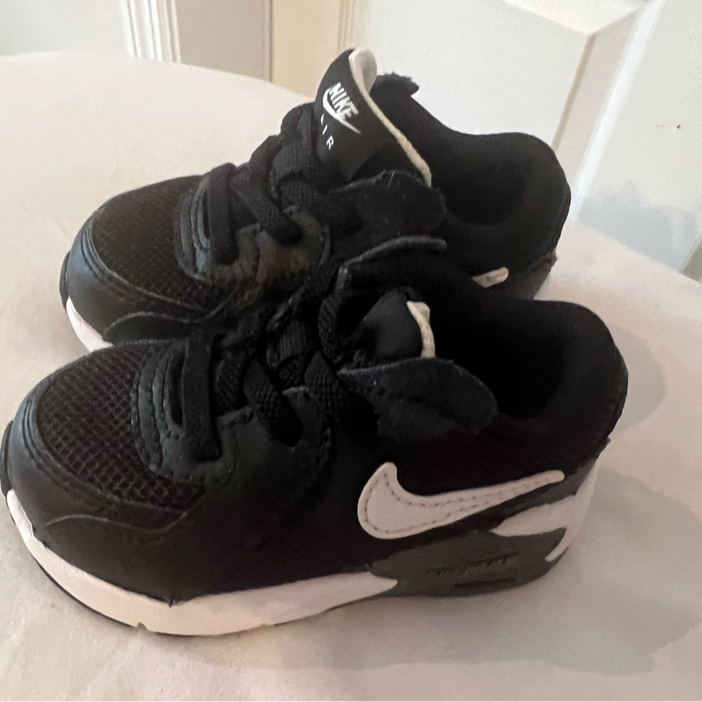 Toddler Nike Black and White Classic Sneakers
